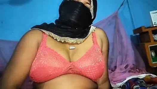 Desi Mature Aunty In Red Saree fucking with Lover