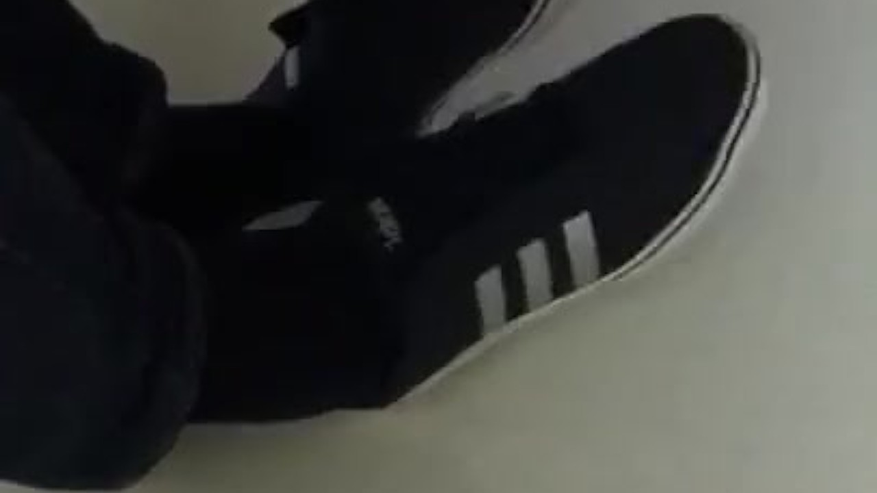 Shoeplay Video 028: Adidas Shoeplay At Work 2