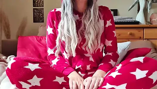 German Teen Anal play in the morning in her pajams (Deep Anal)