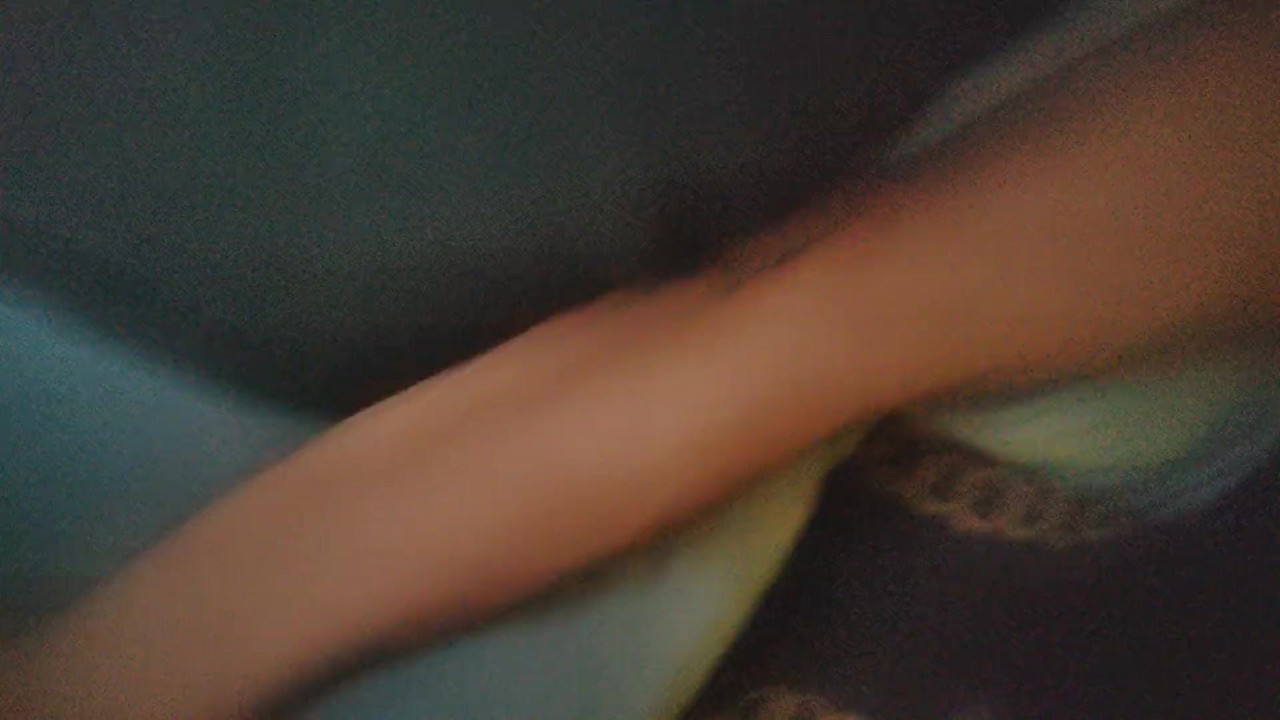 Me cojo ala sobrina de mi esposa mira la cara qvponer mi esposa cuando llegó quería sacar la pistola