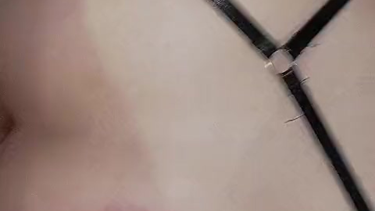 Deliciosa follada de mi novio en mi apretada y rosadita pussy, me encanta que se corra dentro de mi