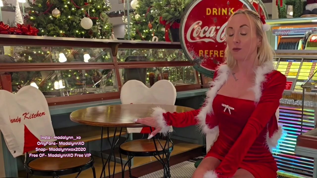 Unfulfilled And Ready To Fuck All Santas Elves!