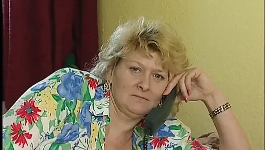 Mature loves giving head