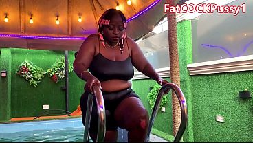 THE SEXY LADY FROM THE POOL. PLEASE SUBSCRIBE
