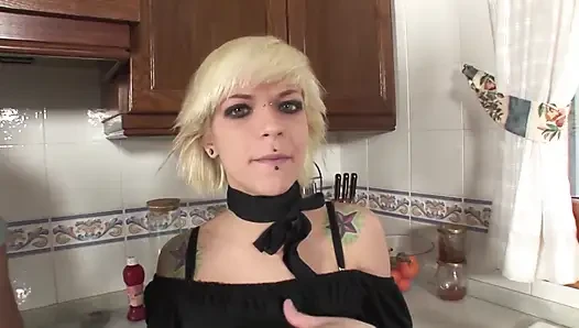 Spanish chicks take it deep down in their mouths - DVD