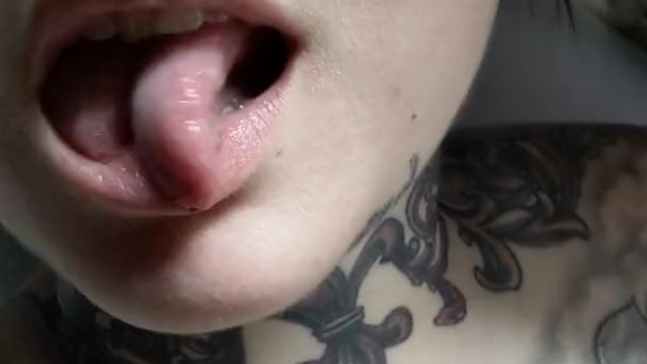Hate me, tatted up lil wifey vaping