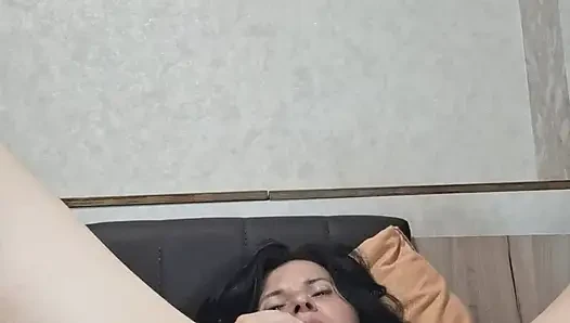 Hot's playful fingers
