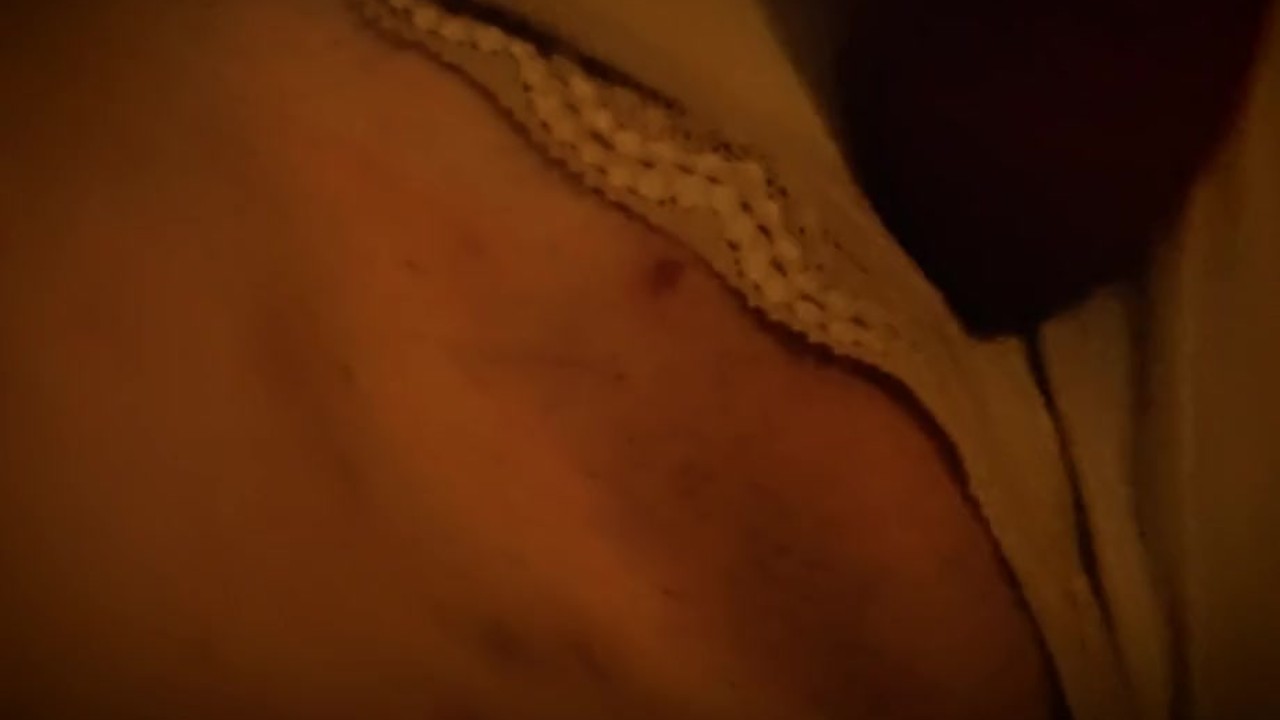 Closeup Wet milf pulsing pussy
