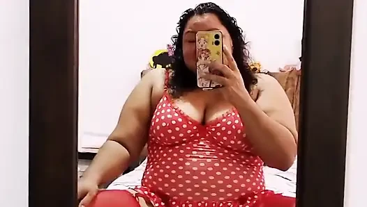 I Like to Look Sexy and Charming