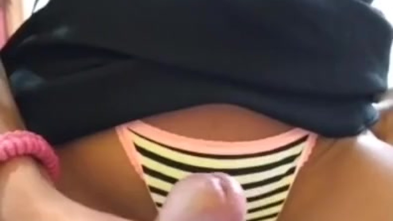 Venezolana se deja coger y acabar dentro de su vagina