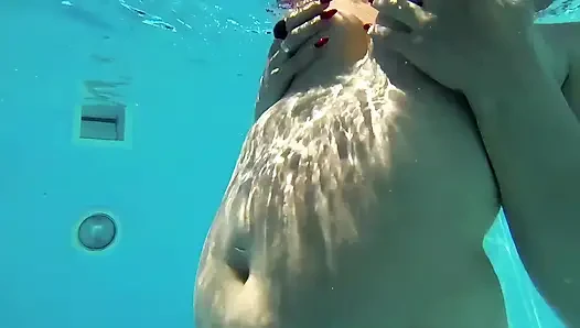 Horny Sluts in the Pool and Wild Group Sex with Facial