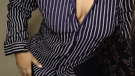 beautiful desi girl satisfy herself masturbating with watching porn