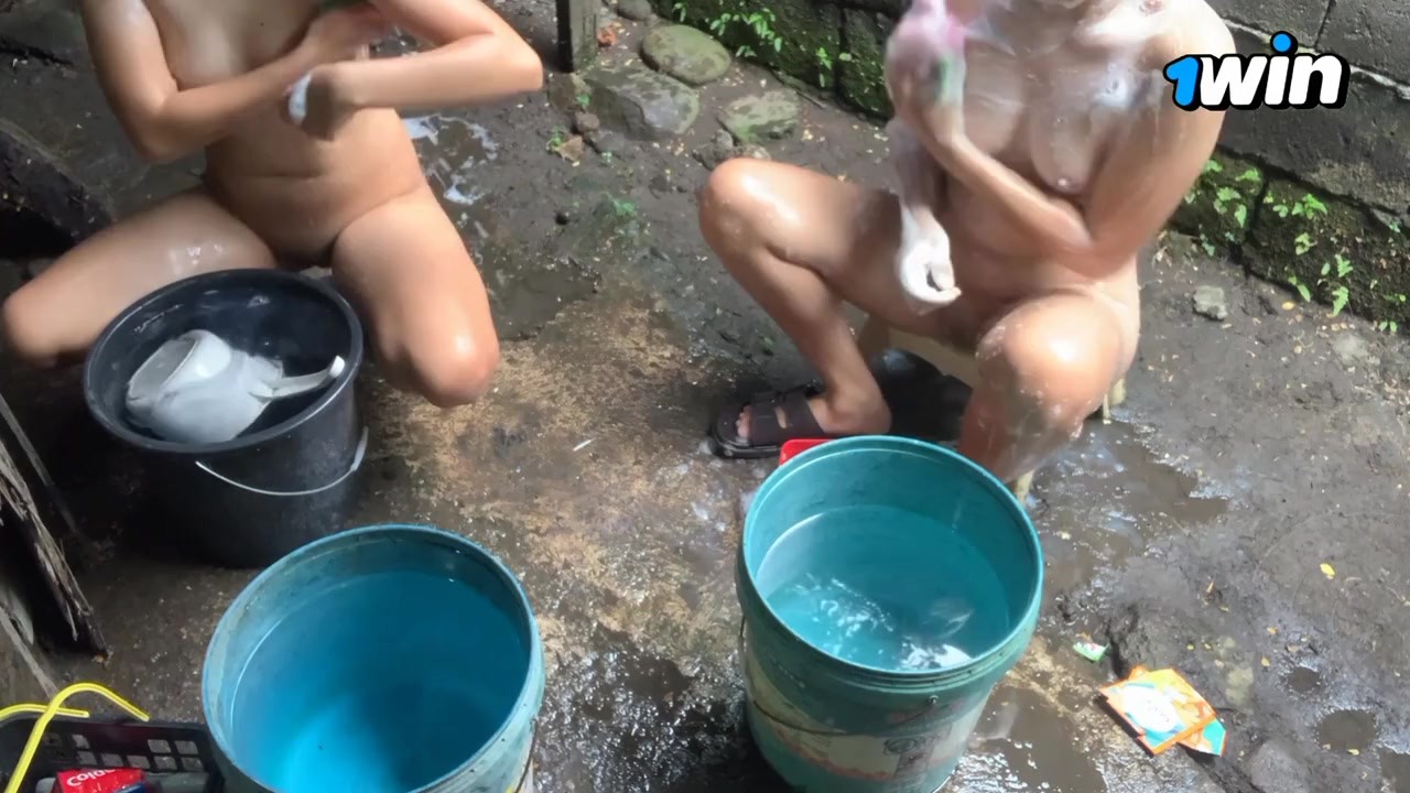 sarap talagang maligo sa labas 💦