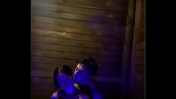 Kisses and sex in the Chilean Latin water