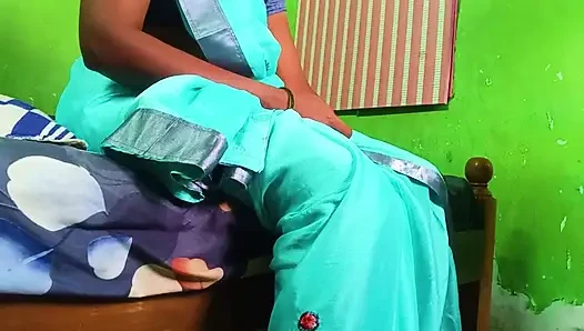 Ammu Showing Boobs Saree and Sex with Friend