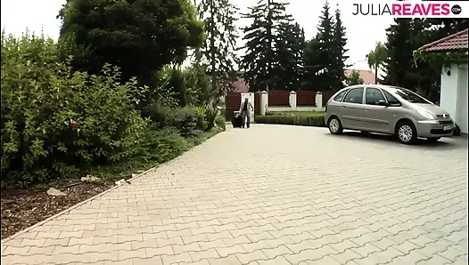 Hot girl gets fucked by two huge cocks on both holes