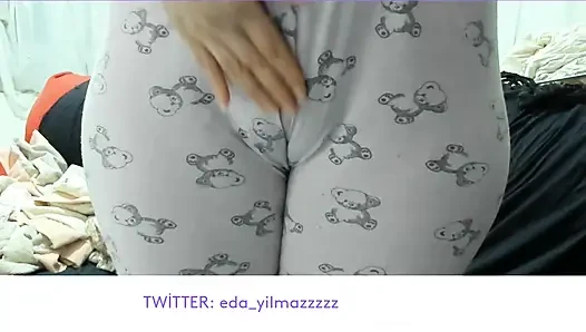 CAMELTOE- MASTURBATION IN PAJAMAS- PUFFED PUSSY- SWOLLEN PUSSY- TURKISH PORN