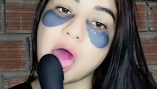 Yulieth Spills Hot Pussy Fast and Deep