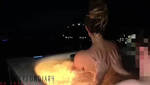 Risky jacuzzi pool splash sex
