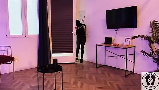 4K Stranger Ana Spears Breaks Into the House