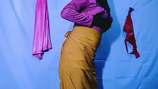 Indian Desi Village Newly Married Bhabhi Romantic Video – Teacher  Bathroo