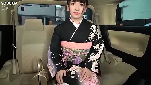 20-year-old on Her Way Home From Her Coming-of-age Ceremony - Free Commemorative Photo Shoot, She Was Tricked Into Taking Photos