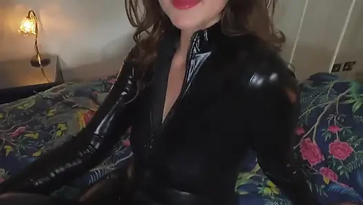 Posh British slut gets nasty!