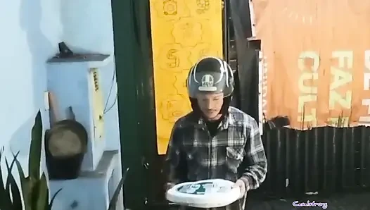 Ya MILF Doesn't Even Forgive the Pizza Delivery Man