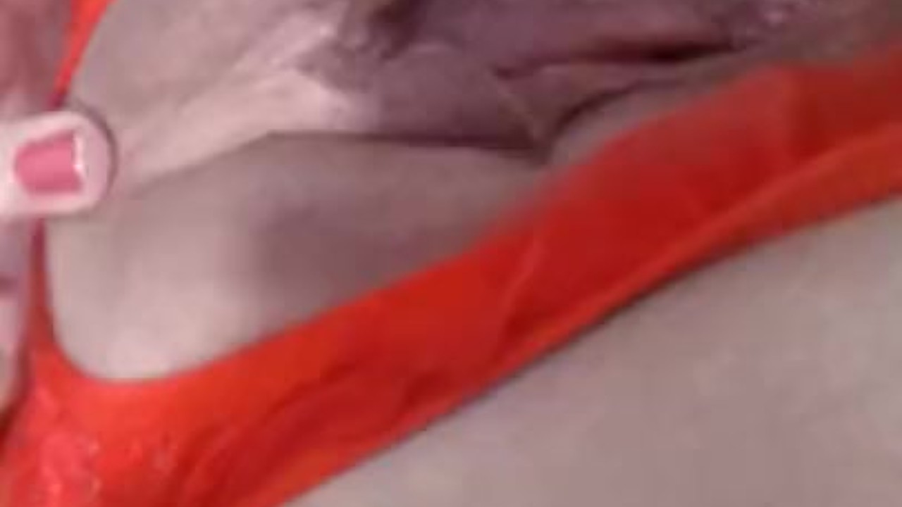 Sexi MILFY wants to play with her pussy... MUST SEE!!