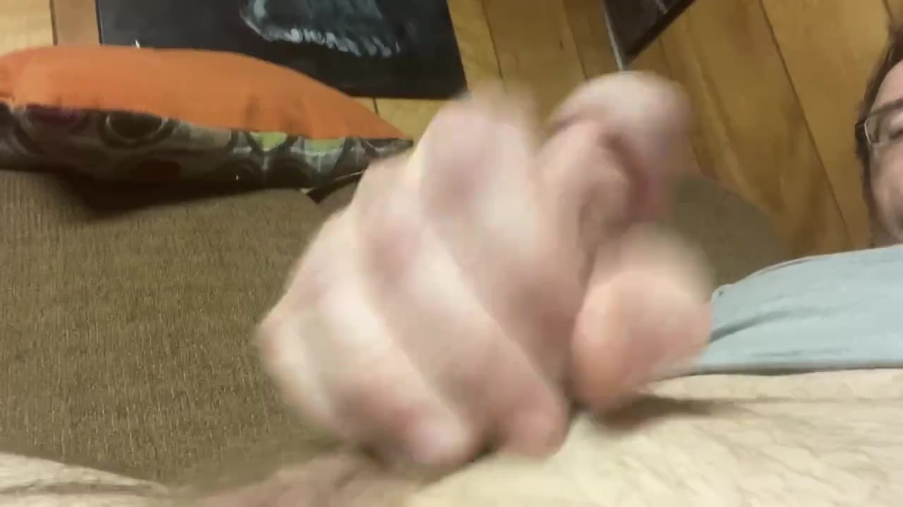 Jerking off while watching Star Trek lol
